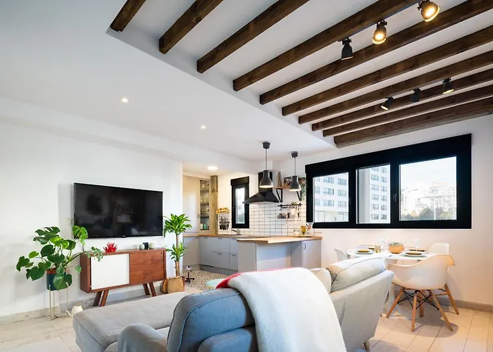 Duplex De Diseno Cerca De Riazor